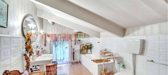 Villa de 8 dormitorios en Campogalliano, Italy No. 301313 25