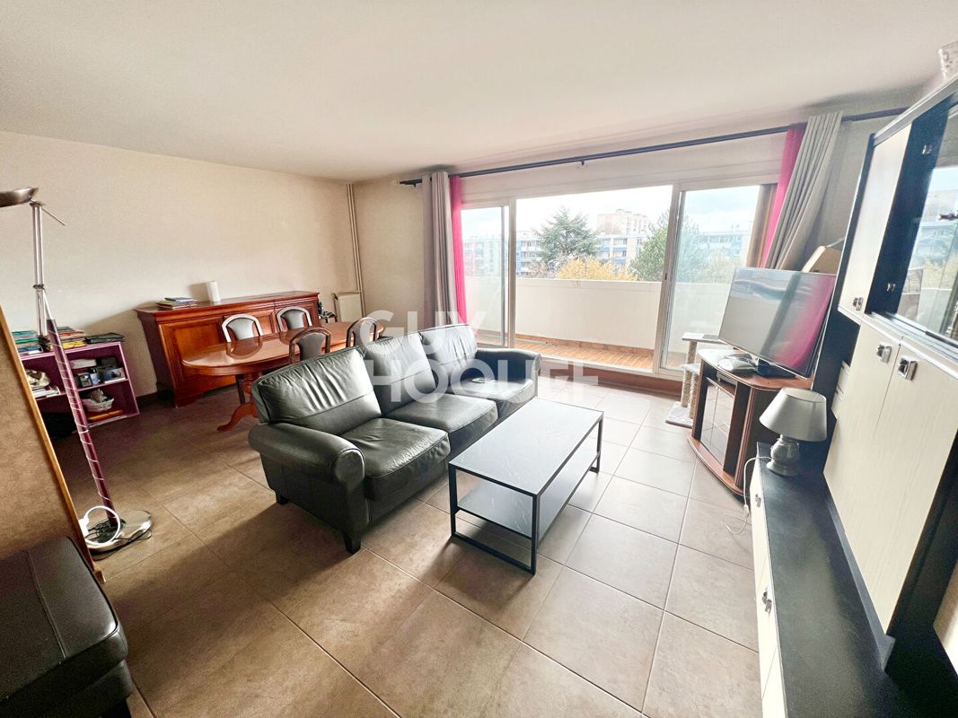 2 bedrooms Apartment in Massy, France No. 166223