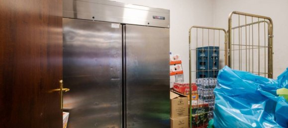 4-salle Propriété commerciale à San Zeno Naviglio, Italy No. 360196 3