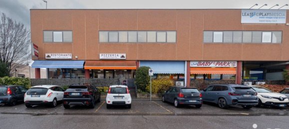 4-salle Propriété commerciale à San Zeno Naviglio, Italy No. 360196 6