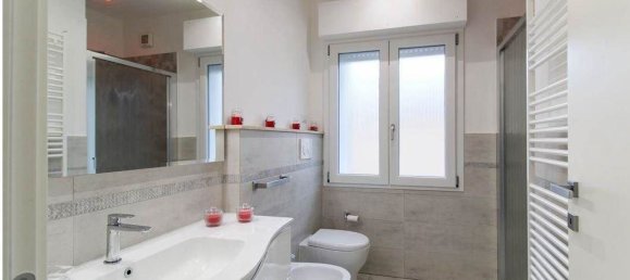 Apartamento de 3 divisões em Cecina, Italy N.º 295637 3