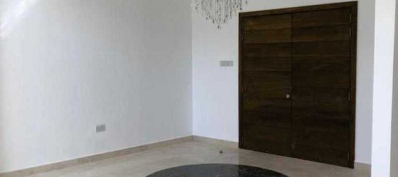 4 bedrooms Villa in Paphos, Cyprus No. 10607 8