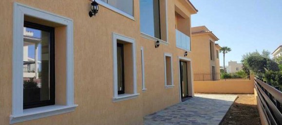 4 bedrooms Villa in Paphos, Cyprus No. 10607 5