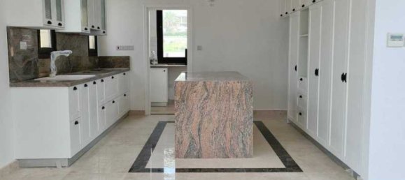 4 bedrooms Villa in Paphos, Cyprus No. 10607 9