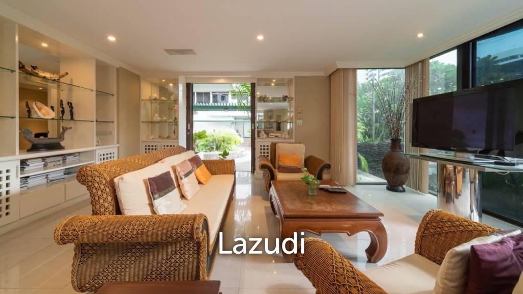 4 bedrooms Duplex in Bangkok, Thailand No. 15034