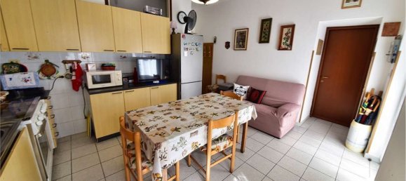 Apartamento de 3 divisões em Oltrona di San Mamette, Italy N.º 313812 10