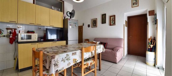 Apartamento de 3 divisões em Oltrona di San Mamette, Italy N.º 313812 14