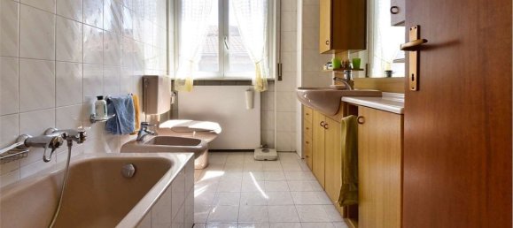 Apartamento de 3 divisões em Oltrona di San Mamette, Italy N.º 313812 22