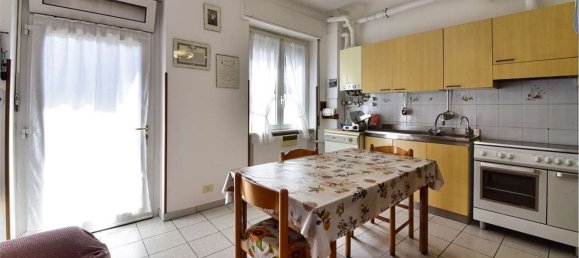 Apartamento de 3 divisões em Oltrona di San Mamette, Italy N.º 313812 15