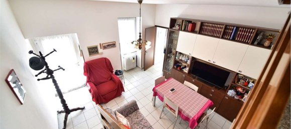Apartamento de 3 divisões em Oltrona di San Mamette, Italy N.º 313812 6