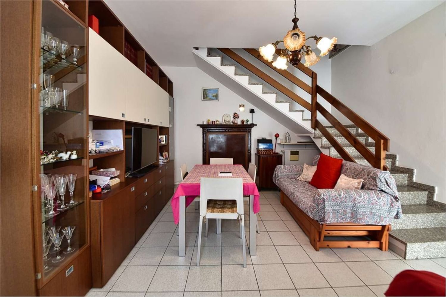 Apartamento de 3 divisões em Oltrona di San Mamette, Italy N.º 313812