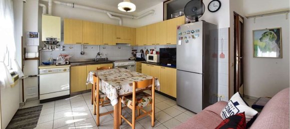 Apartamento de 3 divisões em Oltrona di San Mamette, Italy N.º 313812 2