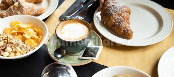 2 rooms Commercial property in Rome, Italy No. 336142 16