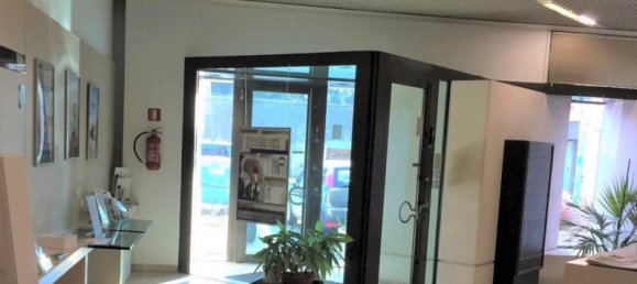 512m² Office in Thiene, Italy No. 364051 3