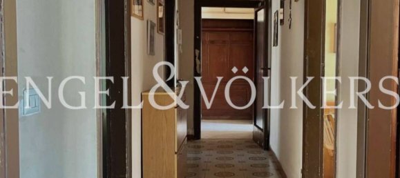 3 bedrooms Apartment in Naples, Italy No. 125700 12