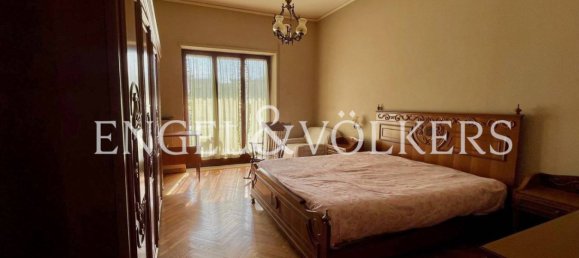 3 bedrooms Apartment in Naples, Italy No. 125700 2
