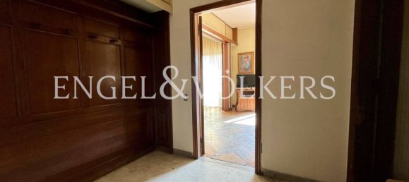 3 bedrooms Apartment in Naples, Italy No. 125700 6