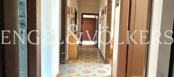 3 bedrooms Apartment in Naples, Italy No. 125700 11