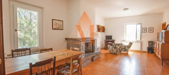 2 bedrooms Apartment in Terre Roveresche, Italy No. 344588 10