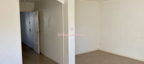 2 bedrooms House in Savigny-le-Temple, France No. 174065 5