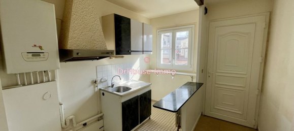 2 bedrooms House in Savigny-le-Temple, France No. 174065 4