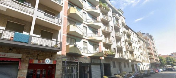 298m² Commercial property in Turin, Italy No. 378012 2
