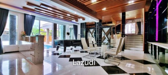 4 bedrooms Villa in Pattaya, Thailand No. 14650 9