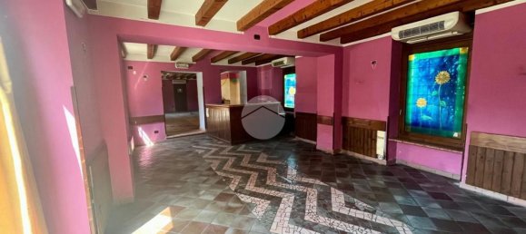 129m² Commercial property in Caprino Veronese, Italy No. 299741 4
