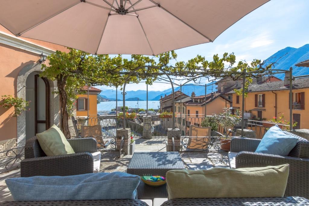 Apartamento de 2 dormitorios en Argegno, Italy No. 91305