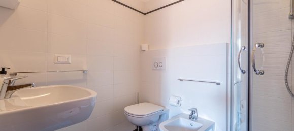 Apartamento de 2 dormitorios en Argegno, Italy No. 91305 25