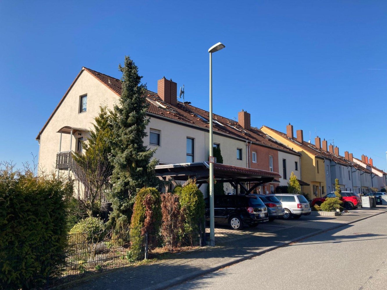 3 bedrooms Townhouse in Wiesbaden, Germany No. 275339