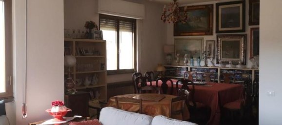 8 rooms Apartment in Viareggio, Italy No. 82071 3