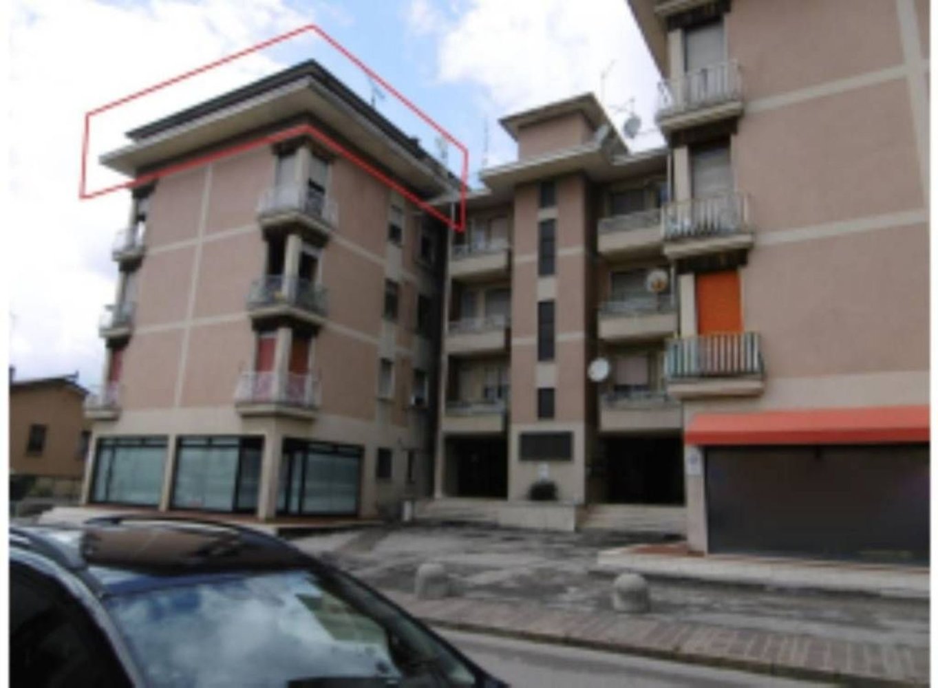 3 rooms Apartment in Montebello Vicentino, Italy No. 208259