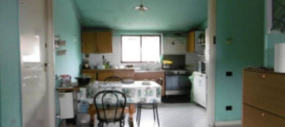 3 rooms Apartment in Montebello Vicentino, Italy No. 208259 3