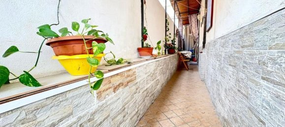 2 rooms Apartment in Naples, Italy No. 57327 3