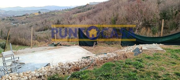 4-salle Appartement à Teramo, Italy No. 12066 15