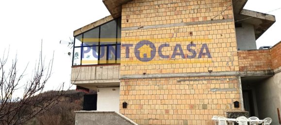 4-salle Appartement à Teramo, Italy No. 12066 18