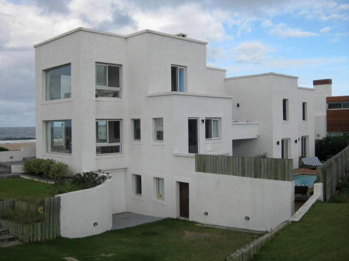 4 bedrooms House in Maldonado, Uruguay No. 5775