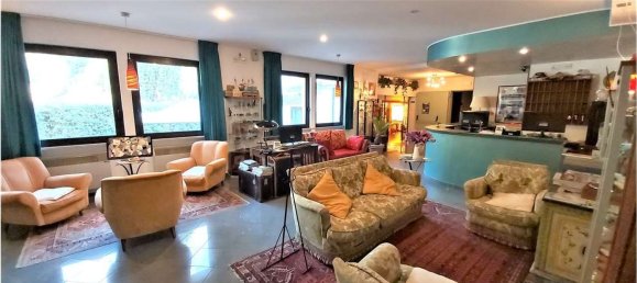 Отель, гостиница 2000м² в Маджоне, Италия № 85246 22