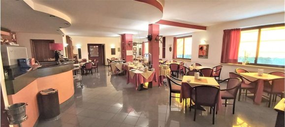 Отель, гостиница 2000м² в Маджоне, Италия № 85246 26