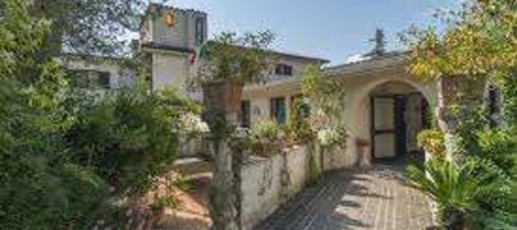 Отель, гостиница 2000м² в Маджоне, Италия № 85246 19