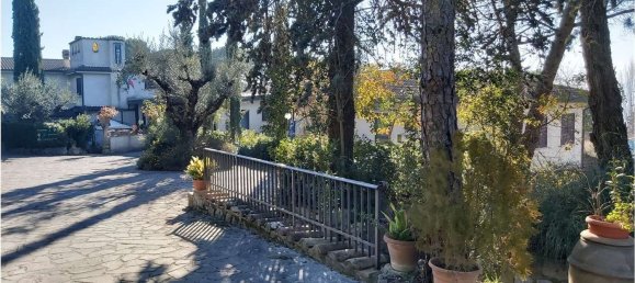 Отель, гостиница 2000м² в Маджоне, Италия № 85246 10