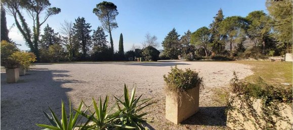 Отель, гостиница 2000м² в Маджоне, Италия № 85246 3