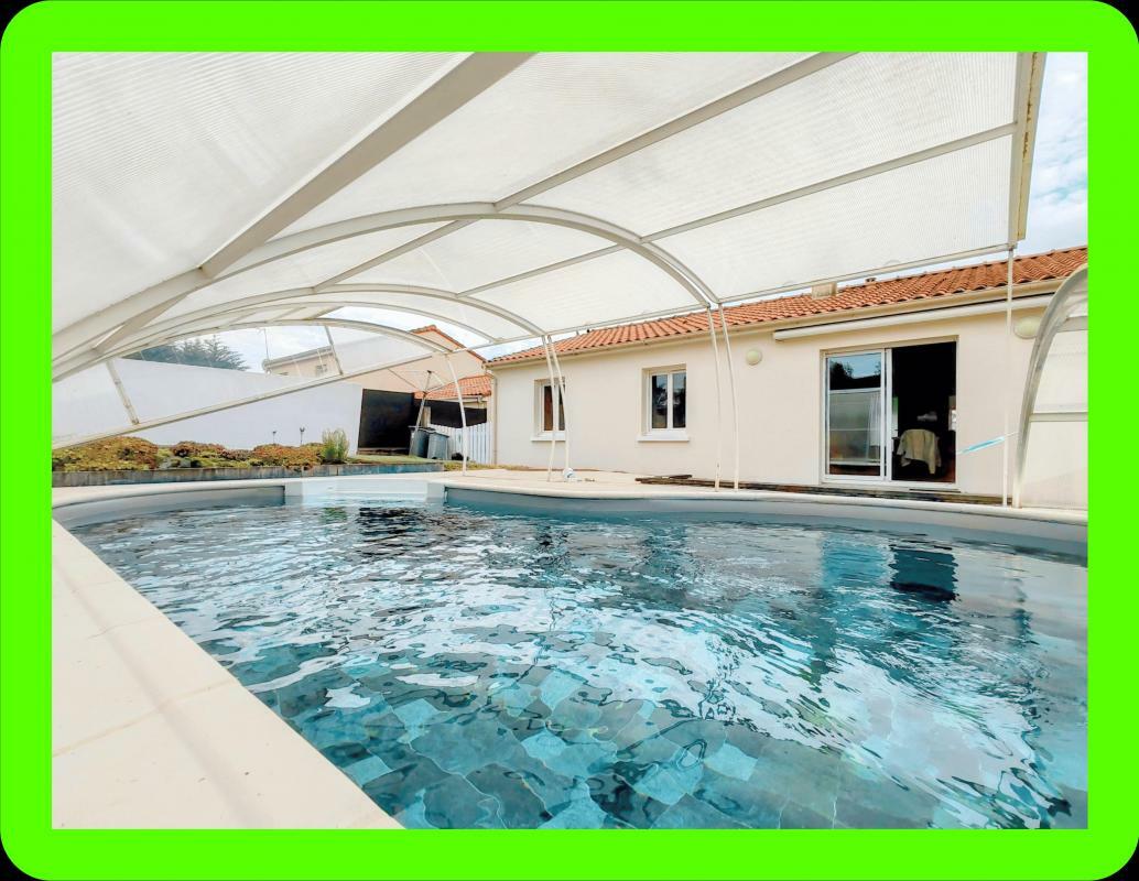 3 chambres Maison à Sainte-Pazanne, France No. 195020