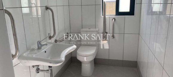 35m² Office in Victoria, Malta No. 11990 4