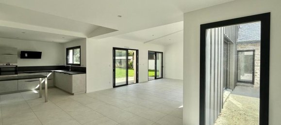 5 bedrooms House in Heric, France No. 291049 3