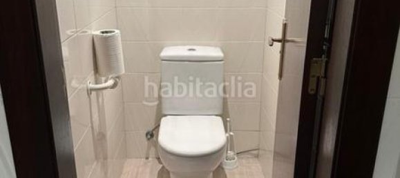 144m² Commercial property in Barcelona, Spain No. 62405 8