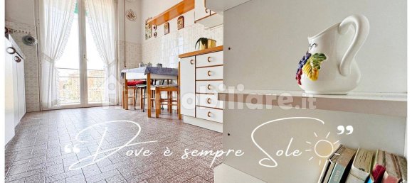 Apartamento de 3 dormitorios en Genoa, Italy No. 13606 10