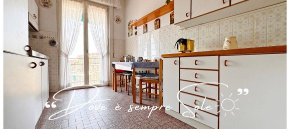 Apartamento de 3 dormitorios en Genoa, Italy No. 13606 11