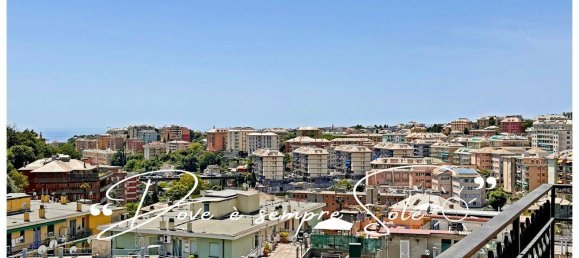 Apartamento de 3 dormitorios en Genoa, Italy No. 13606 2